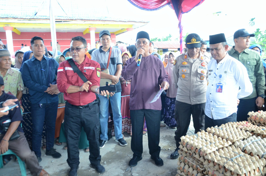 Buka Operasi Pasar Murah Di Guntung, Pj Bupati Herman : Untuk Membantu Masyarakat Dalam Menjalankan Ibadah Puasa